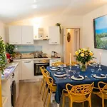 Apartmán La Grotta Sardegna 3 Bedrooms 3 Private Bathrooms Urzulei