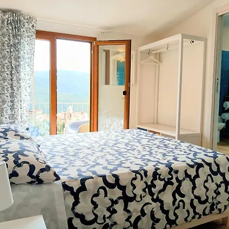 Apartment La Grotta Sardegna 3 Bedrooms 3 Private Bathrooms *